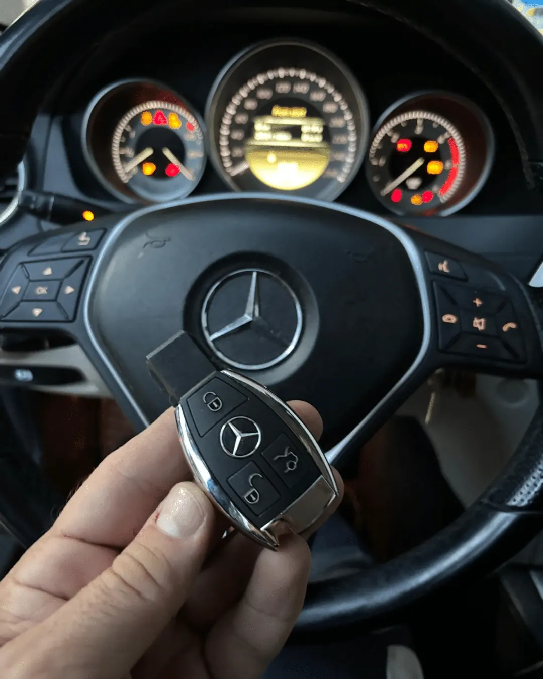 Izrada modernog hromiranog ključa za Mercedes vozila - fotografija 4