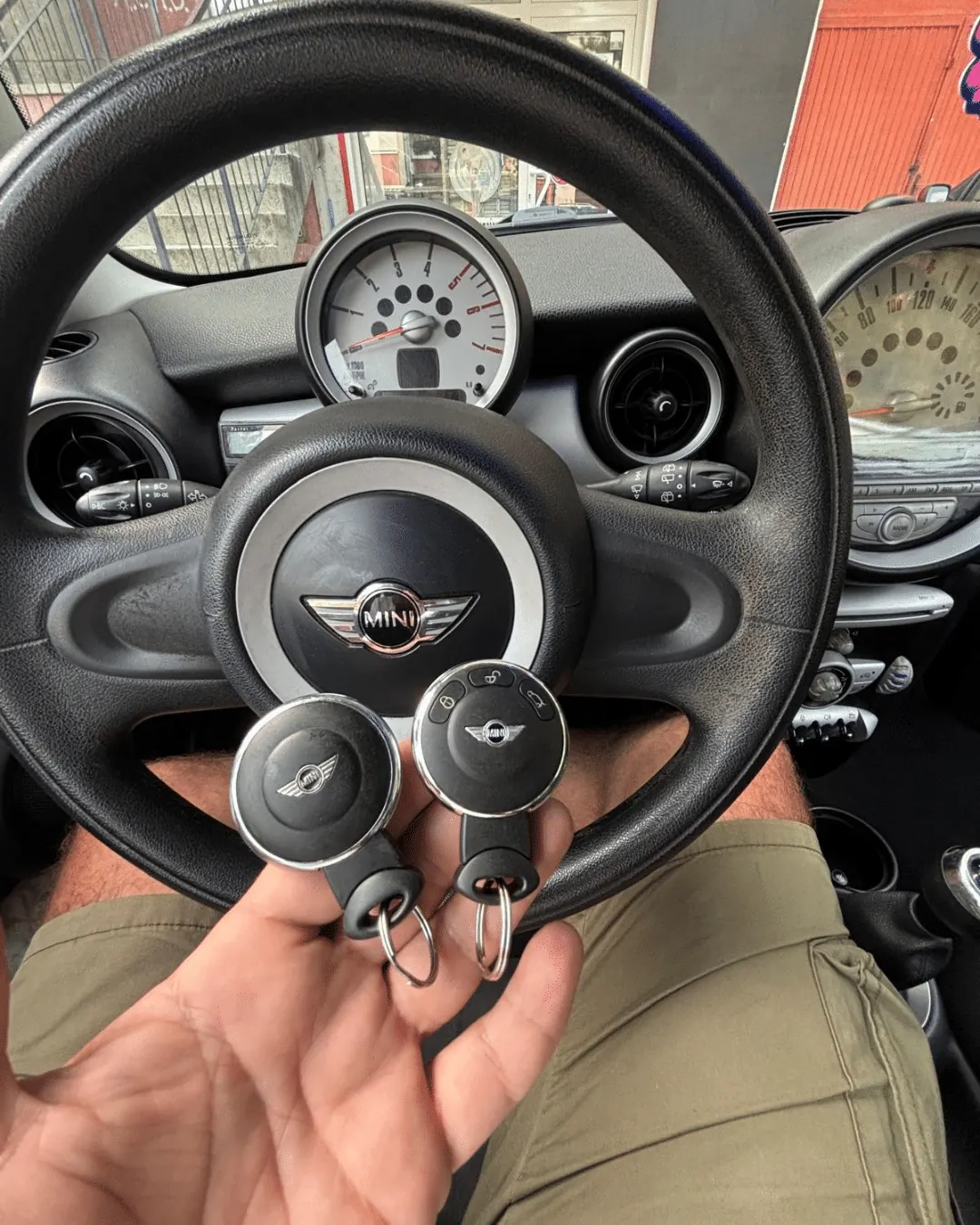Izrada rezervnog ključa za Mini Cooper - fotografija 4