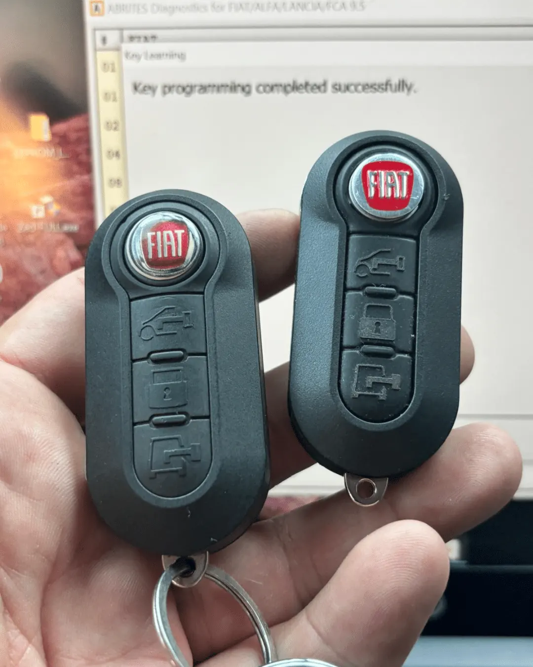 Fiat 500L ključ - izrada rezervnog ključa, programiranje i kodiranje ključeva za Fiat vozila - fotografija 4