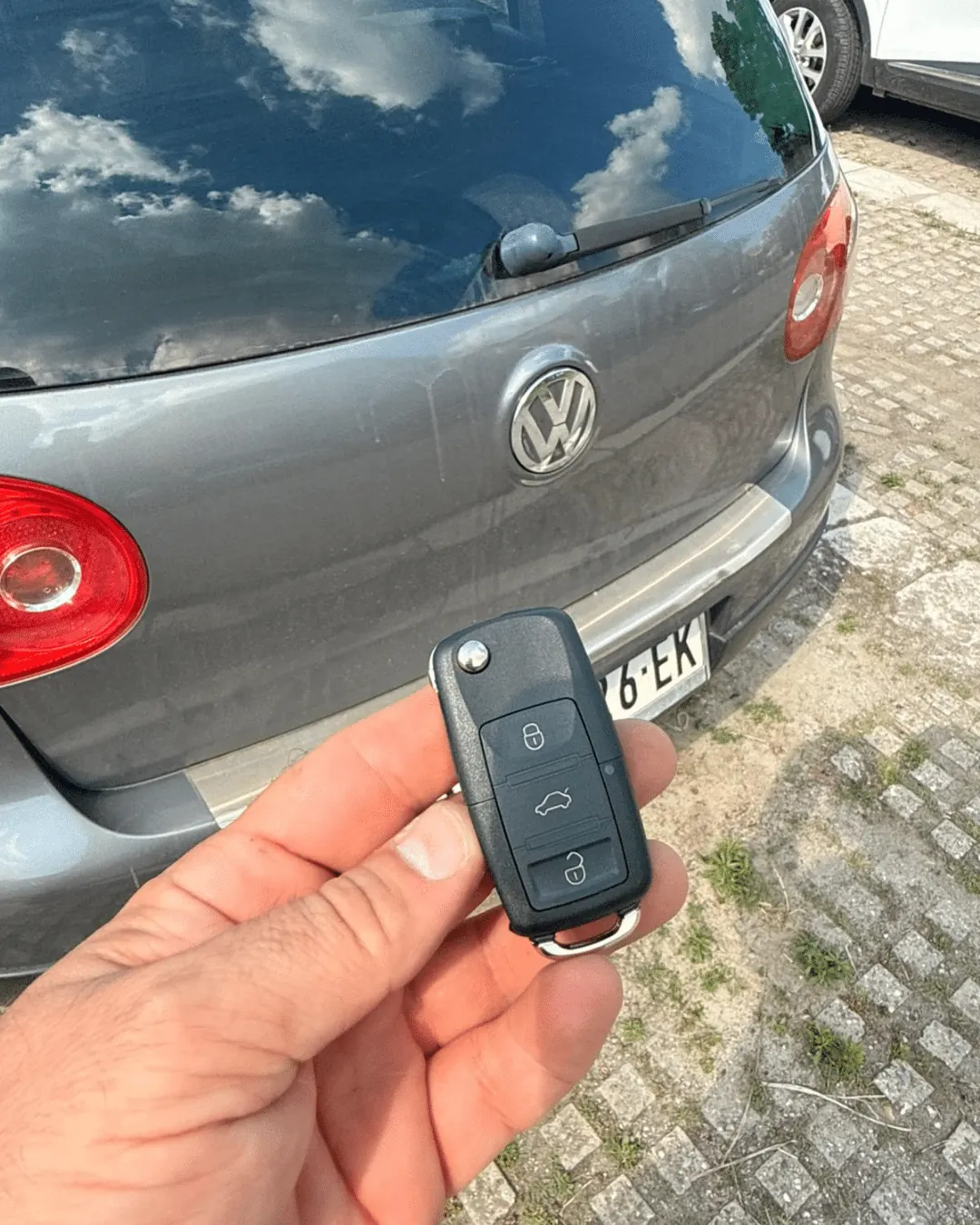 Izrada novih ključeva za dva Volkswagen Golf 5 vozila - kada su izgubljeni svi ključevi - fotografija 2