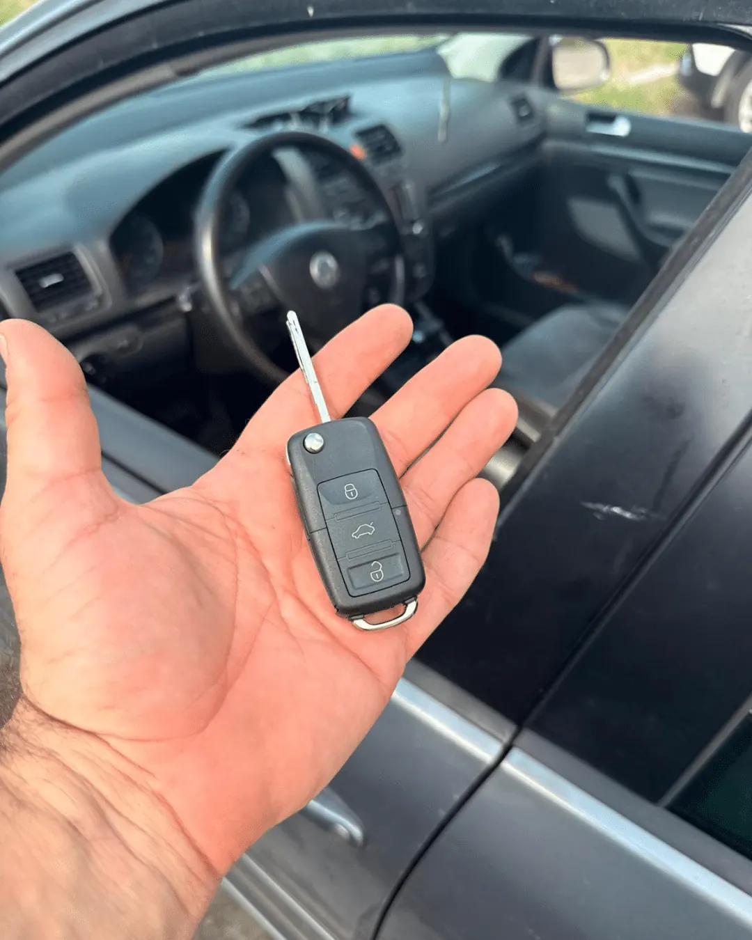 Izrada novih ključeva za dva Volkswagen Golf 5 vozila - kada su izgubljeni svi ključevi - fotografija 3