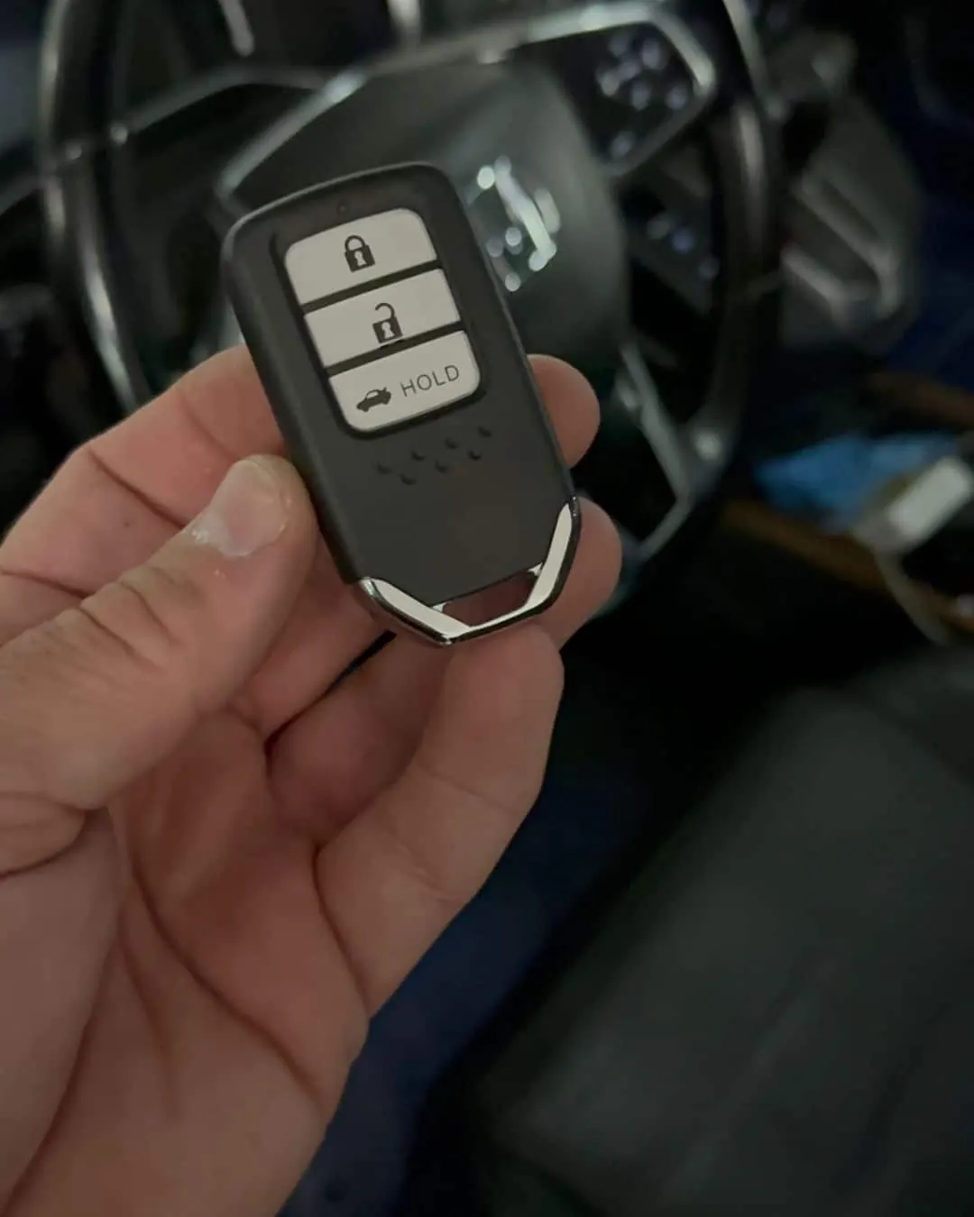 Izgubljeni svi ključevi za Honda CR-V 2019 - hitna intervencija na terenu u Beogradu - fotografija 3