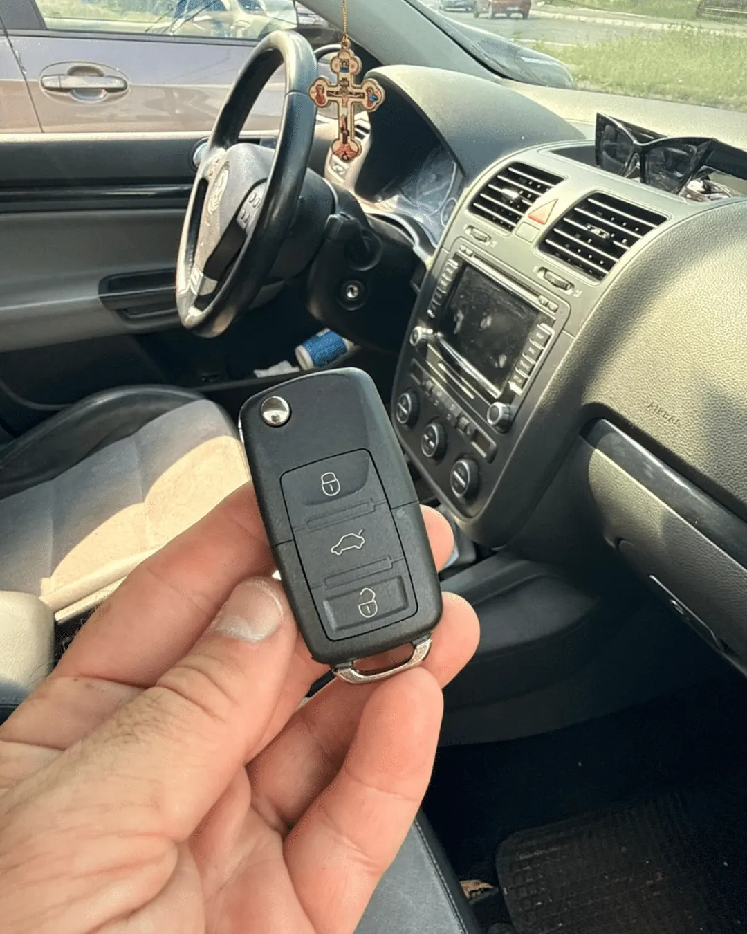 Izrada novih ključeva za dva Volkswagen Golf 5 vozila - kada su izgubljeni svi ključevi - fotografija 4