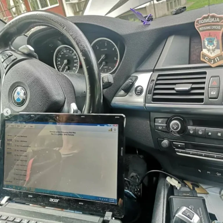 Programiranje auto ključa preko laptopa u vozilu