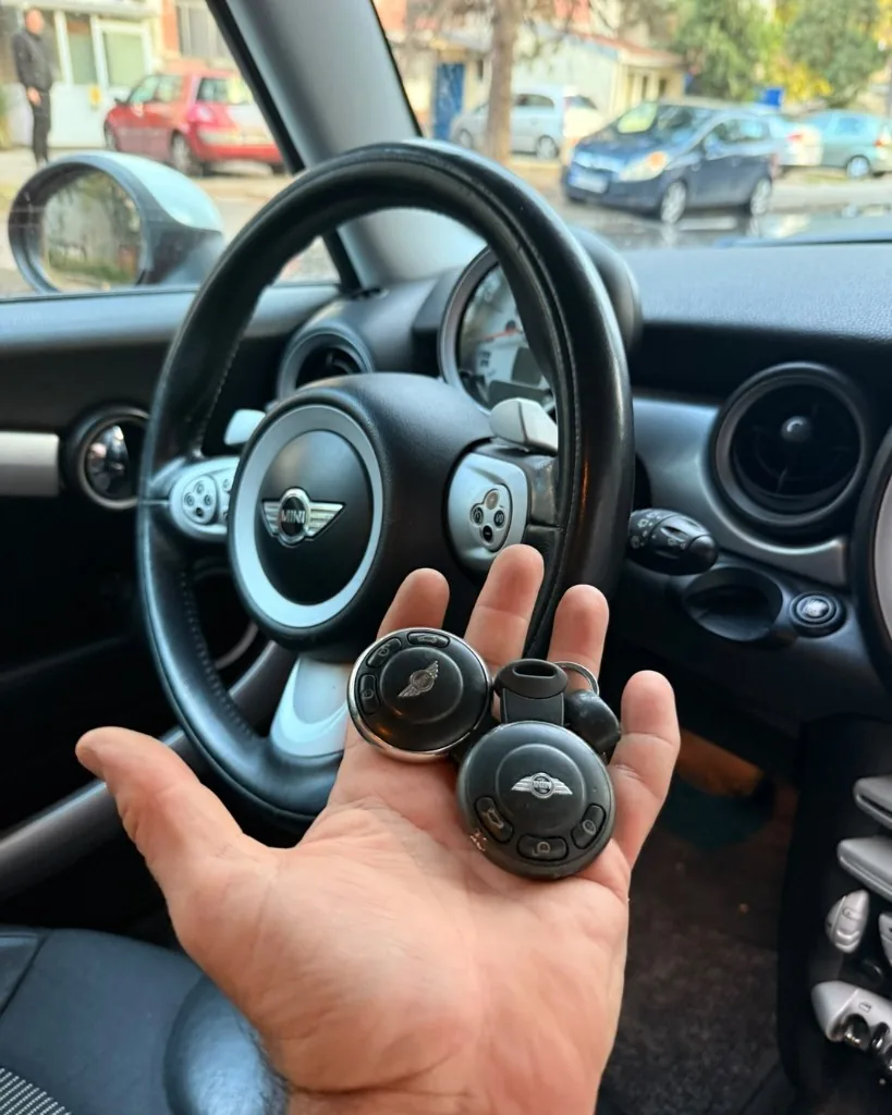 Mini R56 - popravka daljinskog ključa - fotografija 2