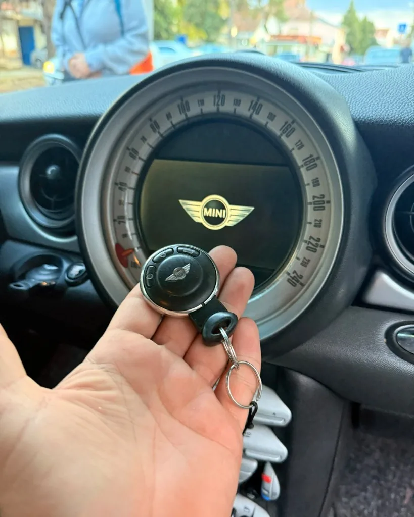 Mini R56 - popravka daljinskog ključa - fotografija 3