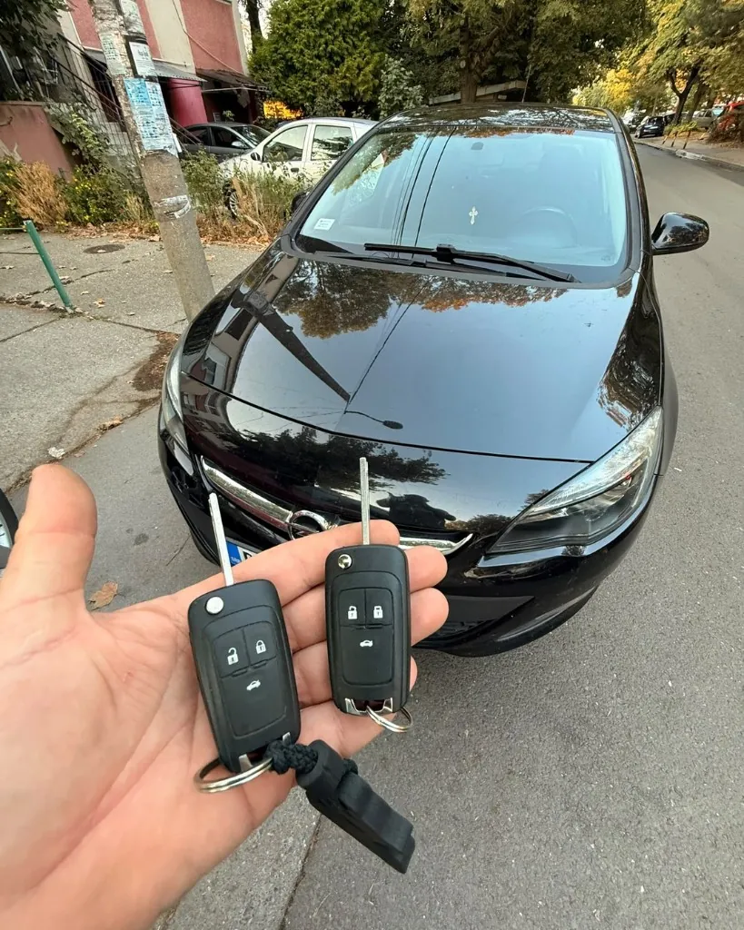 Opel Astra J - izrada rezervnog ključa - fotografija 5